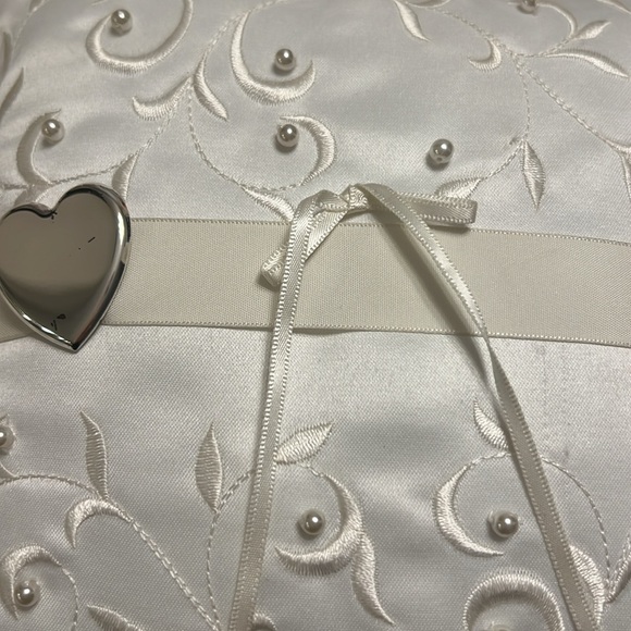 Lenox ring bearer pillow - Picture 3 of 4
